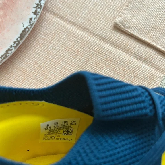 Puma Navy and Gold Soccer Cleats - Picture 6 of 6